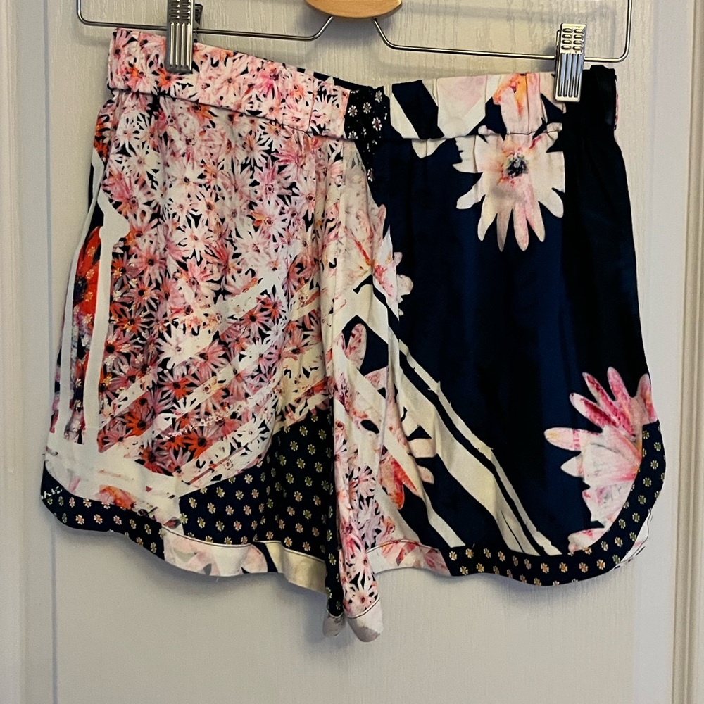 French connect floral shorts